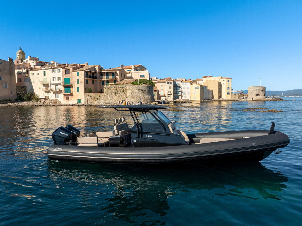 Sea Water Ghost 320 Luxus-RIB vor der Küste von St. Tropez