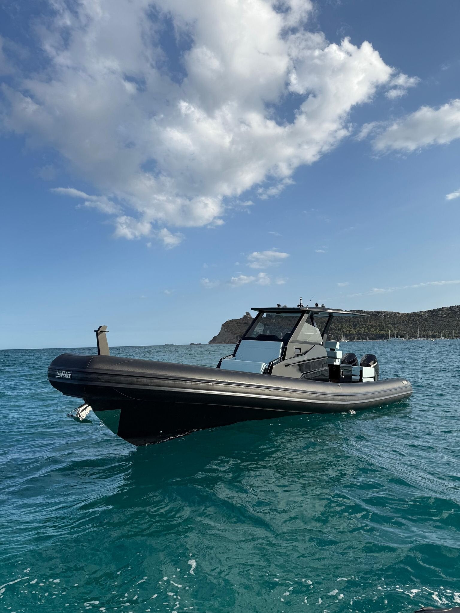 Sea Water Ghost 350 in Dreiviertelansicht