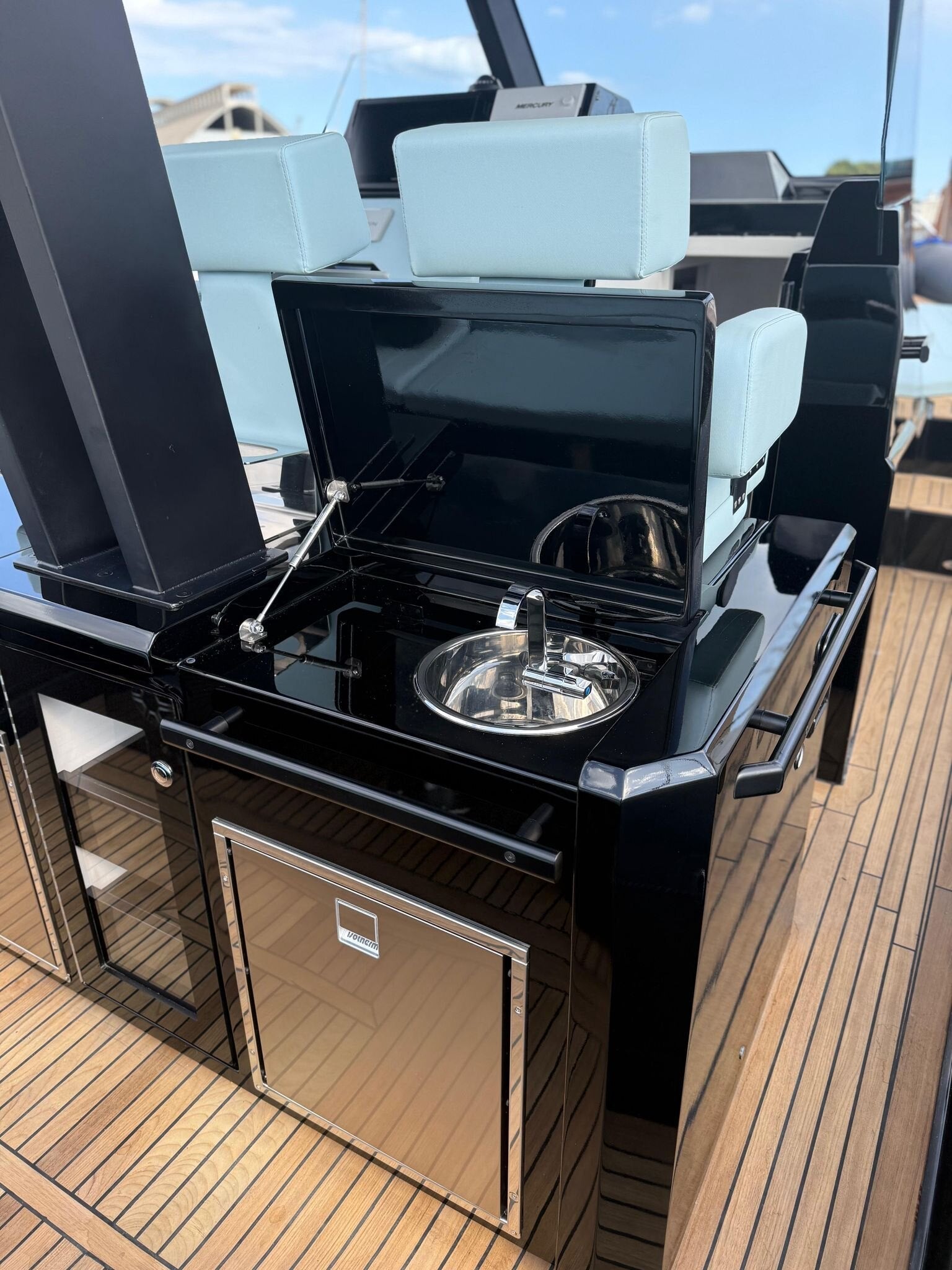 Kombüse des Sea Water Ghost 350