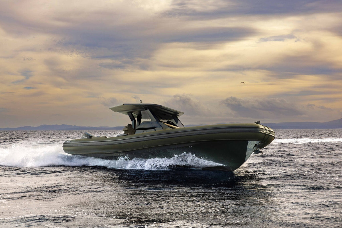 Sea Water Ghost 420 Kabinen-RIB in Fahrt