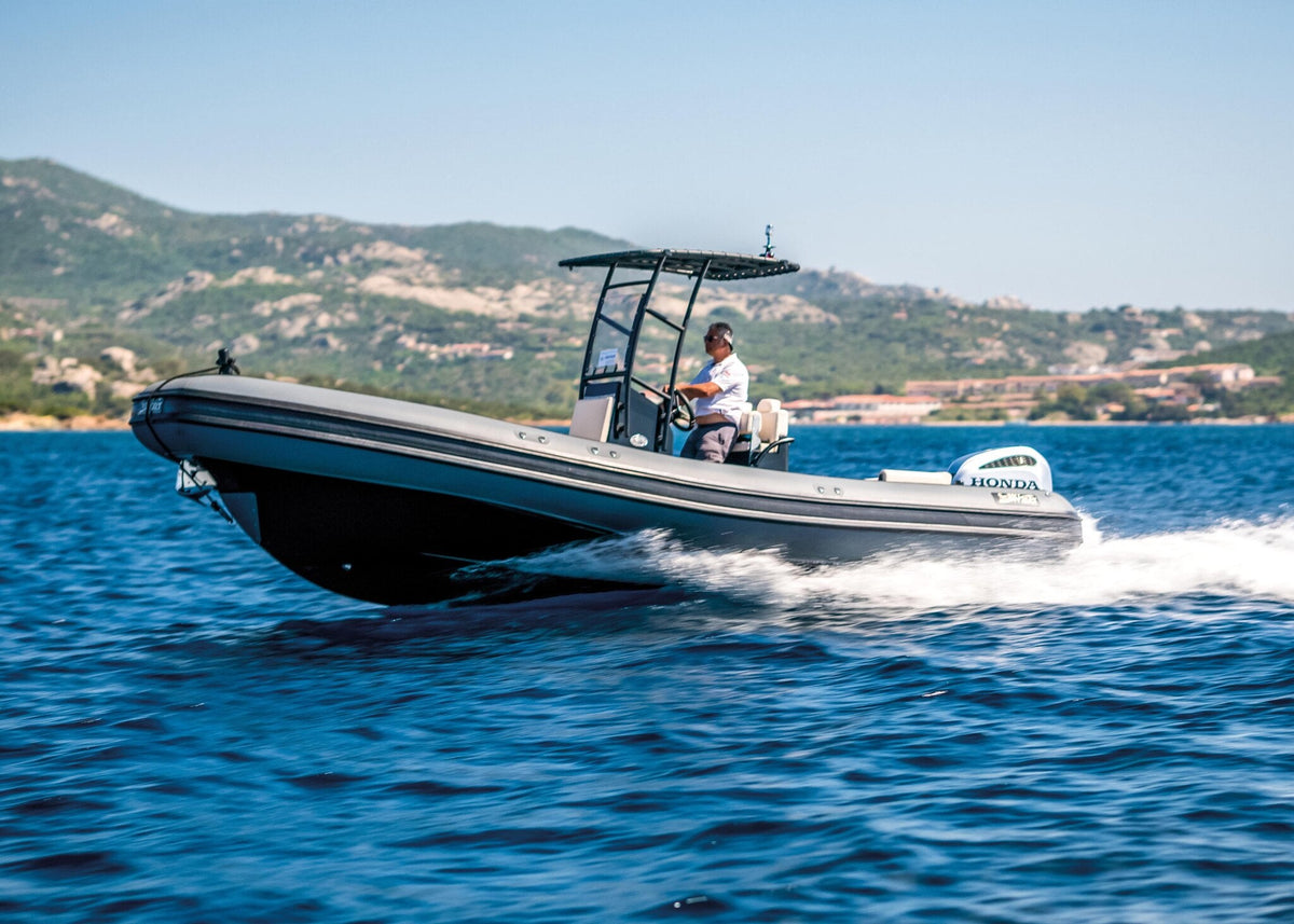 Sea Water Phantom 230 RIB in Fahrt