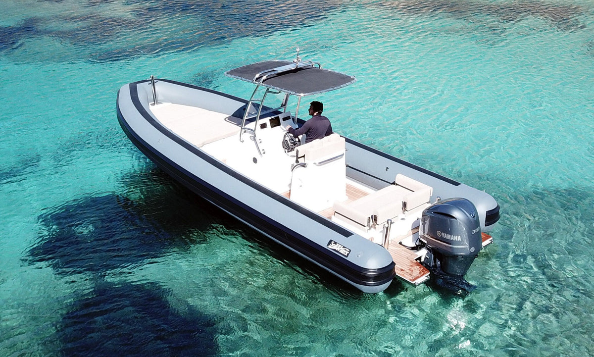 Sea Water Phantom 260 RIB in der Seitenansicht