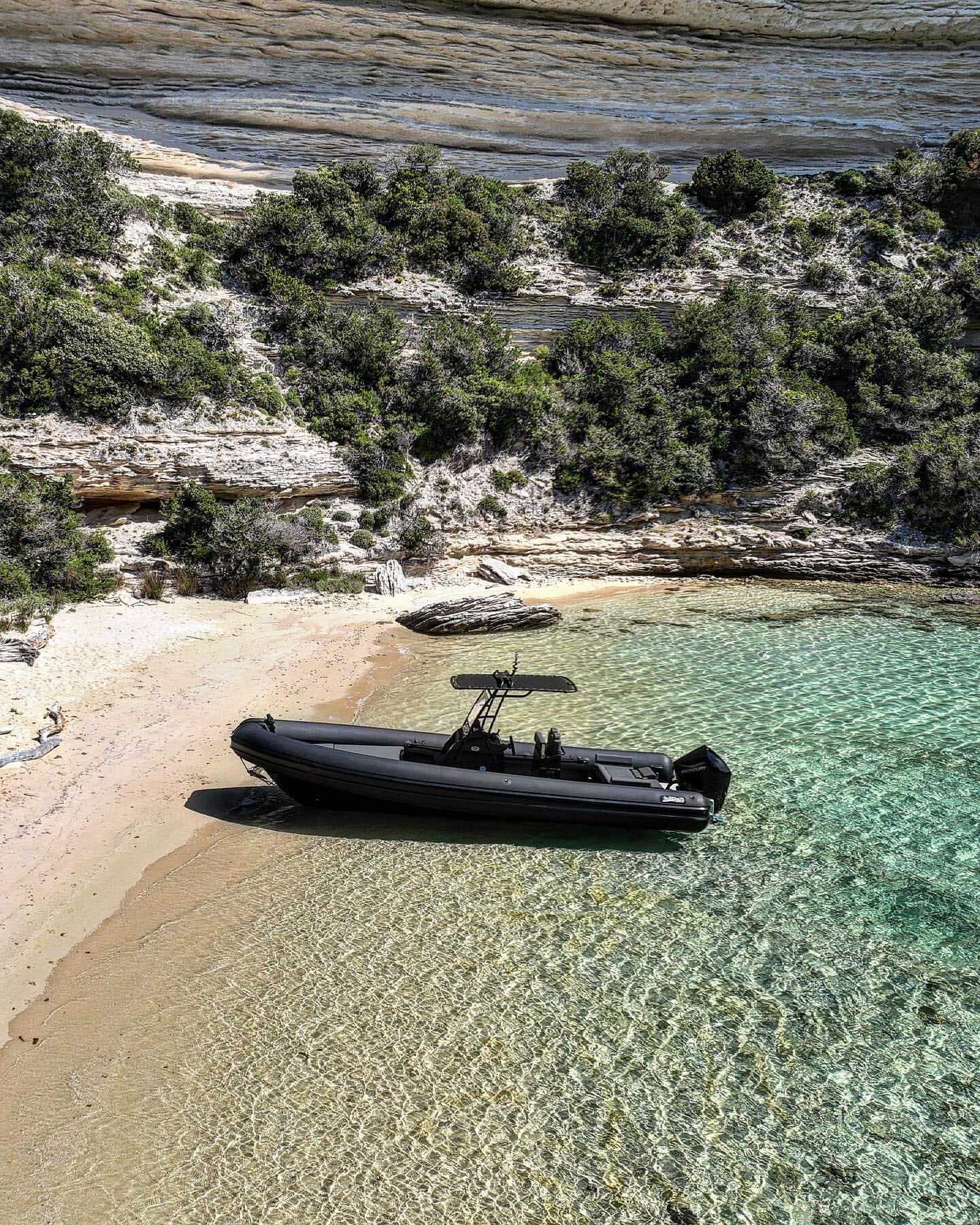 Sea Water Phantom 260 in einer Bucht