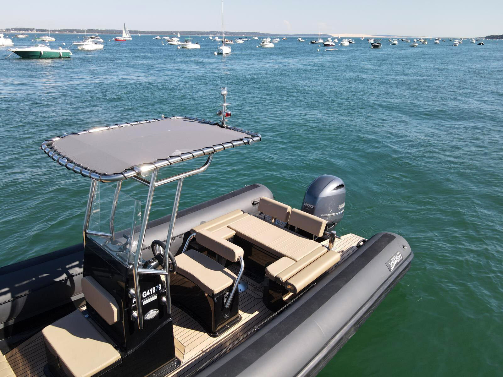 Sea Water Phantom 230 RIB im Profil